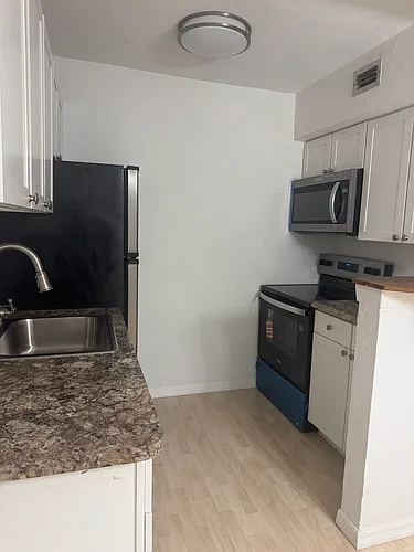 923 22nd Pl Photo 1