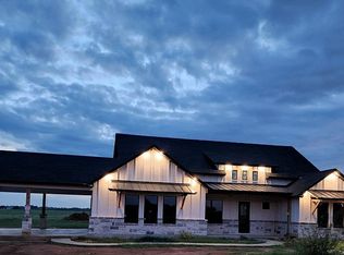 105 Gentle Breeze, Floresville, TX 78114