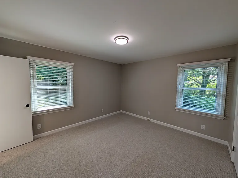 103 Abingdon Cir — Photo 4