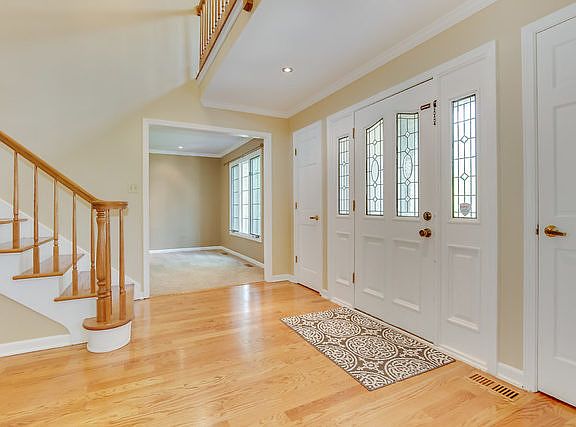 3rd image of 1524 Meadowland Dr
