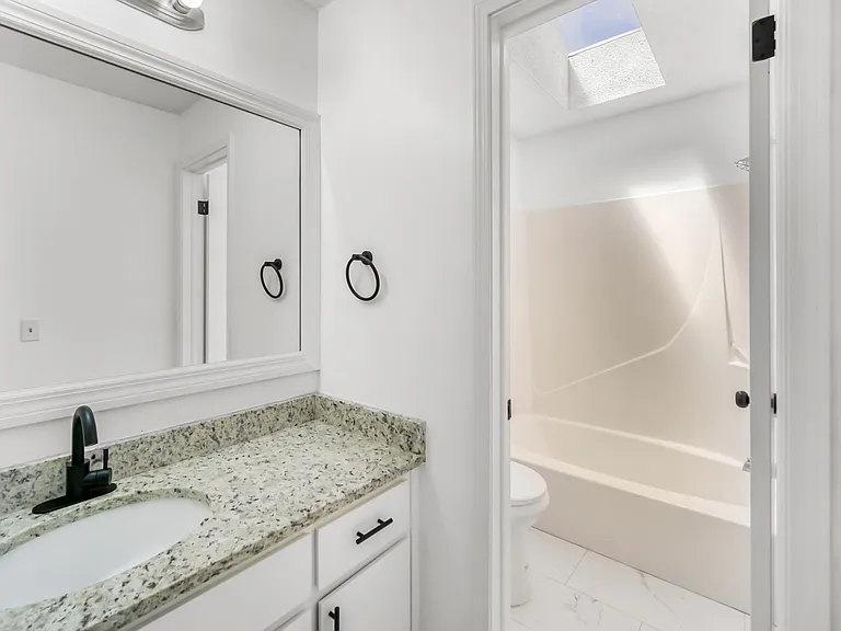 1304 E Magnolia Cir #1306 — Photo 16