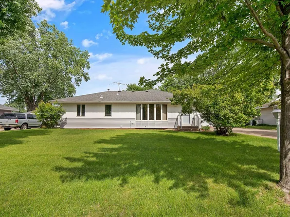 11127 Bittersweet St NW, Coon Rapids, MN 55433