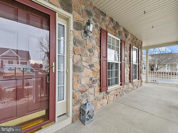 3rd image of 29445 Glenwood Dr