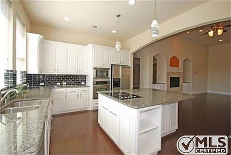 5th image of 2805 McGregor Dr