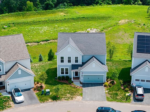 2nd image of 33 Poplar Ln #33