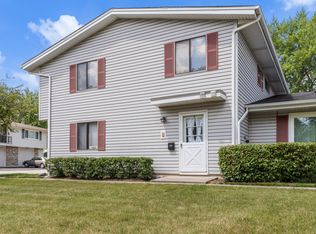 102 N Salem Dr #891, Schaumburg, IL 60194
