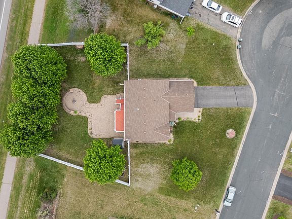 5th image of 14725 Delmar Ct