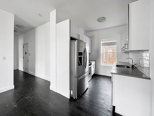 5th image of 605 W 141st St APT 61