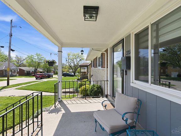 4th image of 3351 Glenmont Ln