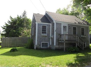 11 Willow St, Winterport, ME 04496