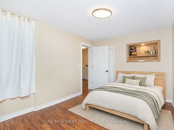 5th image of 237 Vaughan Rd #2