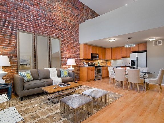 2nd image of 701 Minnesota St APT 222