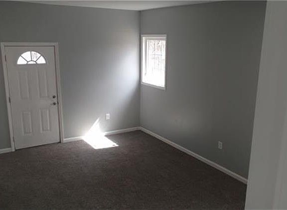 4th image of 206 Hy Vue Cir