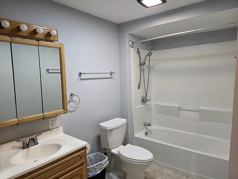 5260 Midway Dr — Photo 10