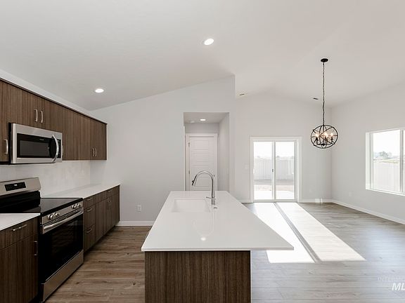 5th image of 5560 S Donaway Ave