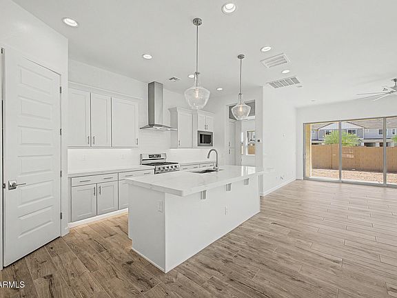 3rd image of 3719 E ROCHELLE Circle