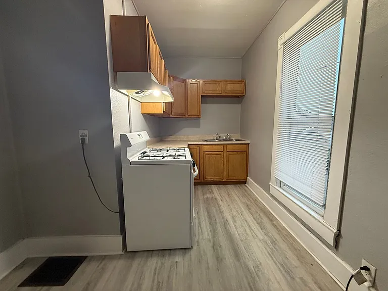 545 W State St #3 — Photo 7