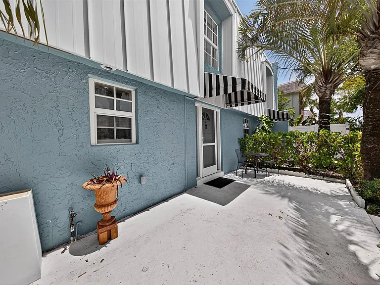 2708 NE 14th Street Cswy #2 — Photo 78