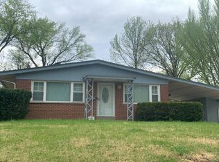 895 Barat Ln, Florissant, MO 63033