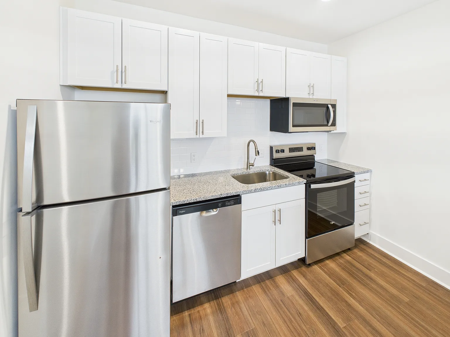 1 bed, 664 sqft, $1,749 — Photo 4