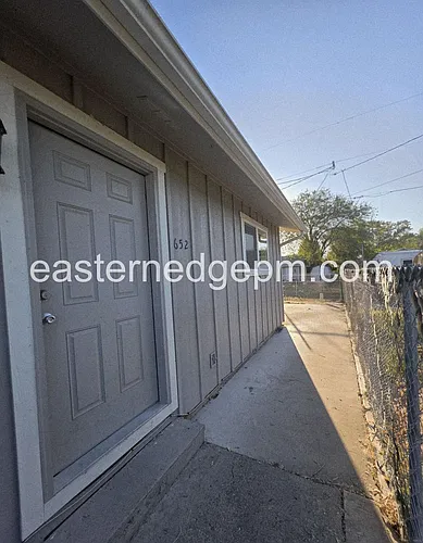 650-652 NW 6th St Photo 1
