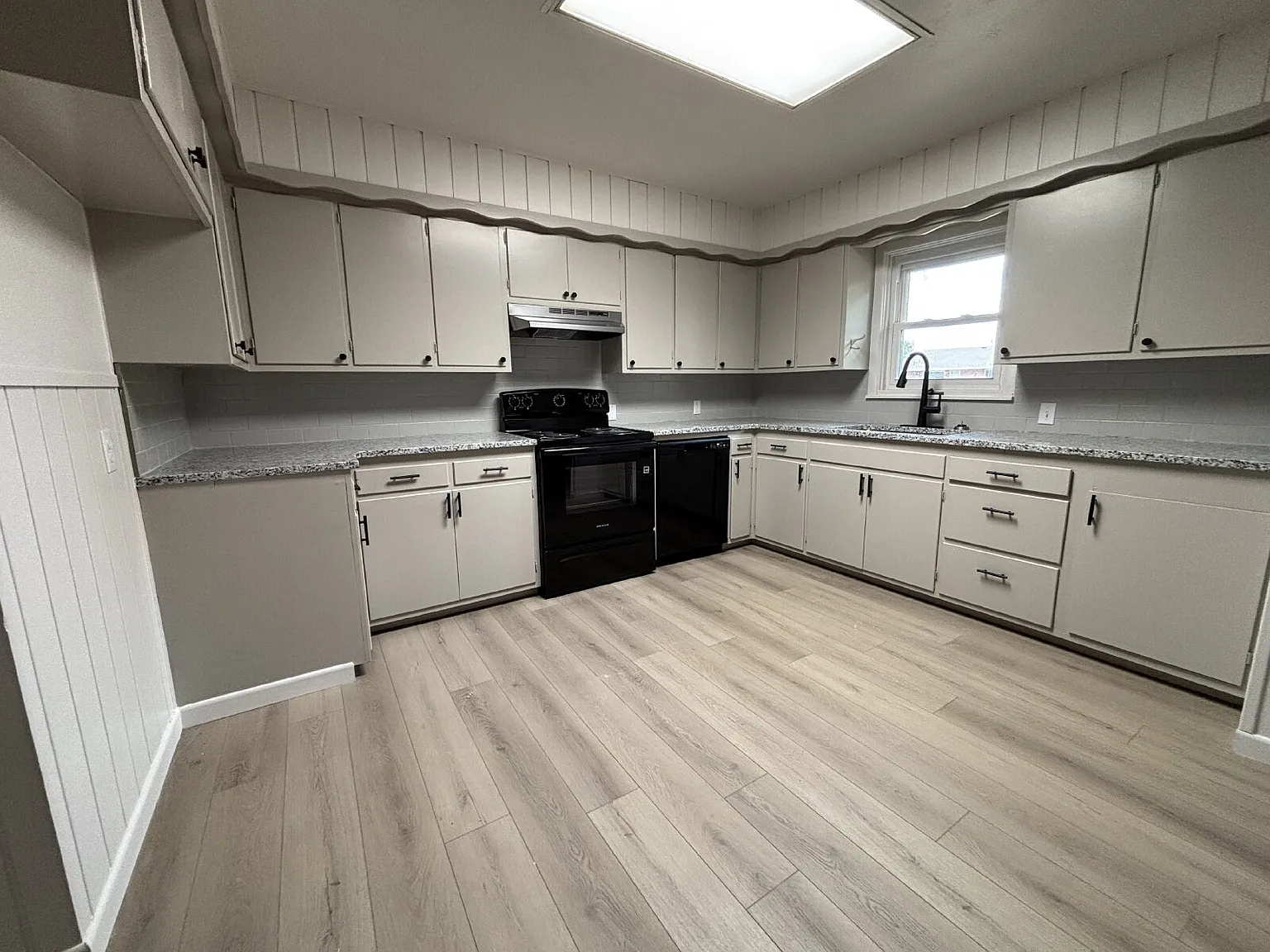 3 bed, 2.0 bath, 1338 sqft, $1,450 — Photo 4