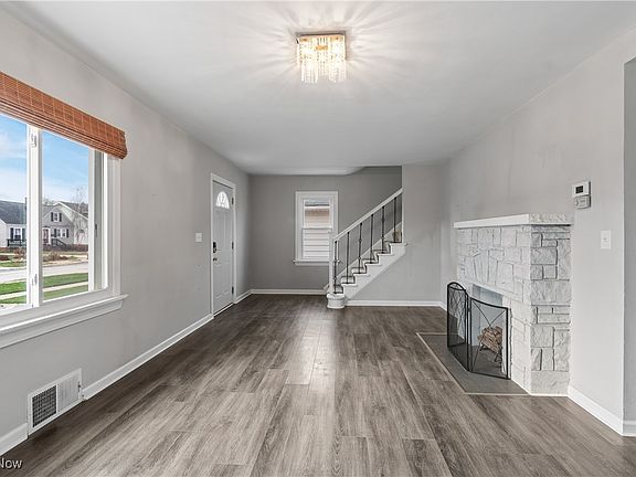 3rd image of 3008 Tuxedo Ave