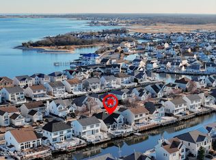 11 Peaksail Dr, Bayville, NJ 08721