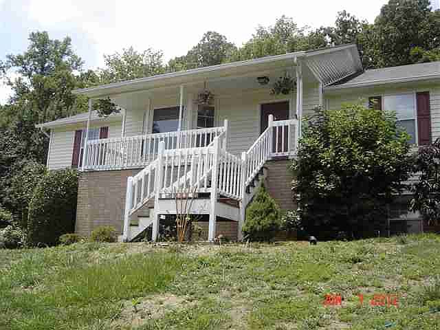 1st image of 429 Fairhill Dr NE