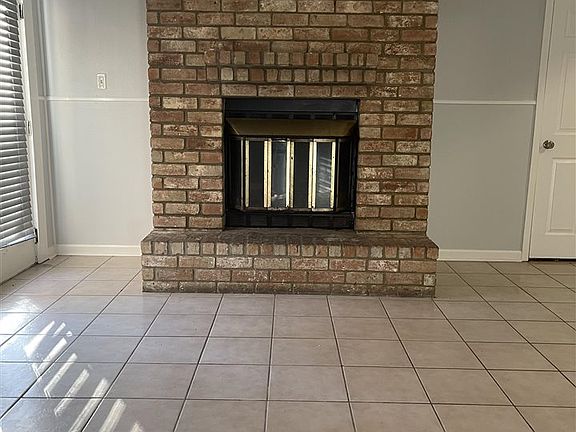 5th image of 1185 Fairway St