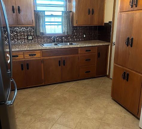 5th image of 738 Albert Ave