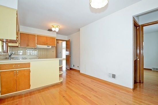 5th image of 6239 N Lowell Ave