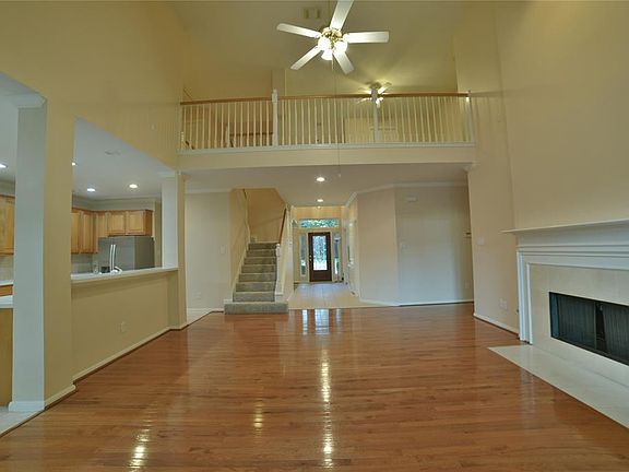 4th image of 3227 Amber Holly Ct