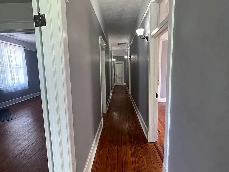 416 E 40th St — Photo 31