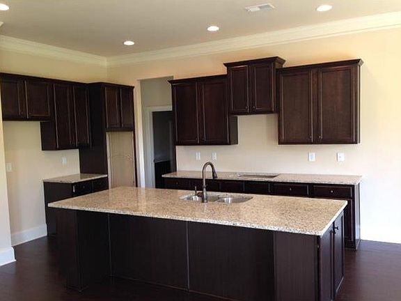 5th image of 121 Tuscany Ct