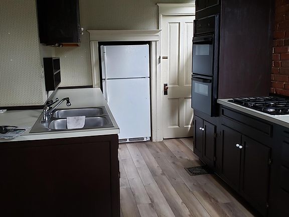 Kitchen - Gas Stove Top and Oven. Spice Rack