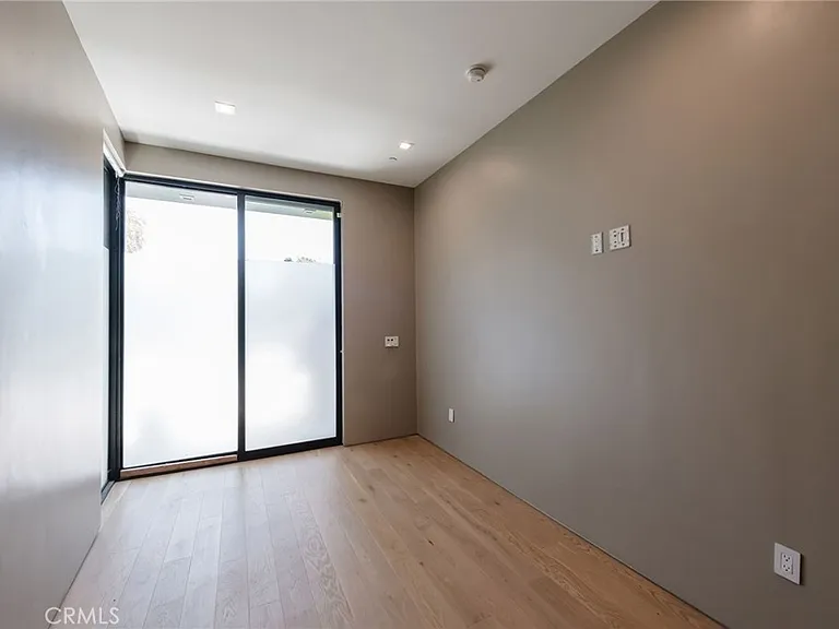 1643 S Carmelina Ave — Photo 16