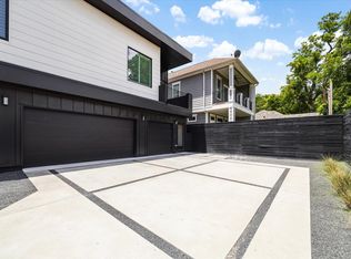 1015 E 27th St #B, Houston, TX 77009