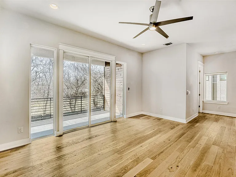 5002 Pecan Springs Rd #6 — Photo 4