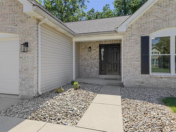 2nd image of 3176 Crystal Lake Dr