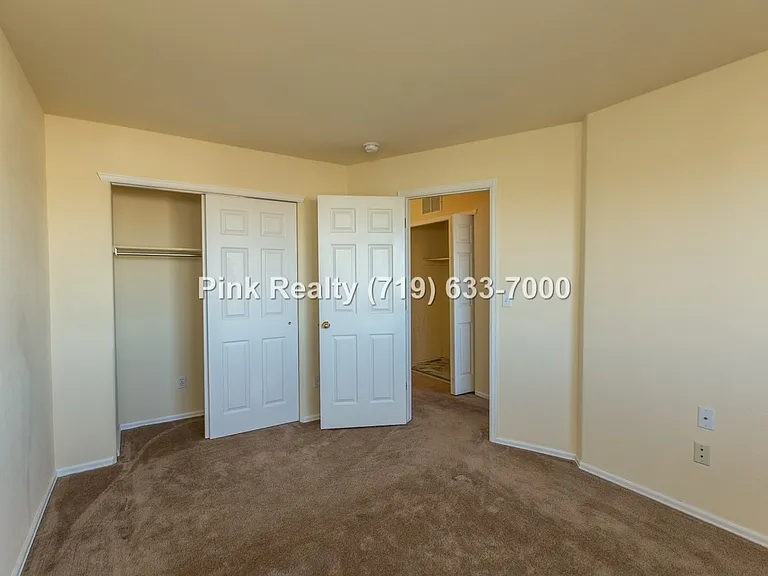985 Ridgebury Pl — Photo 24