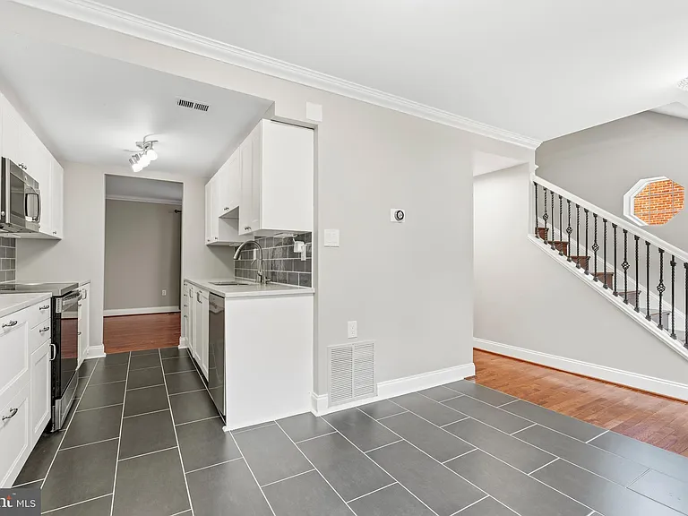 6410 Blarney Stone Ct — Photo 5