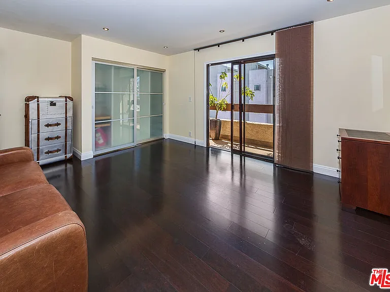 1037 N Vista St #301 — Photo 13