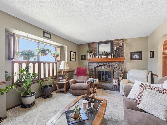 3rd image of 200 SE Sherri Ln