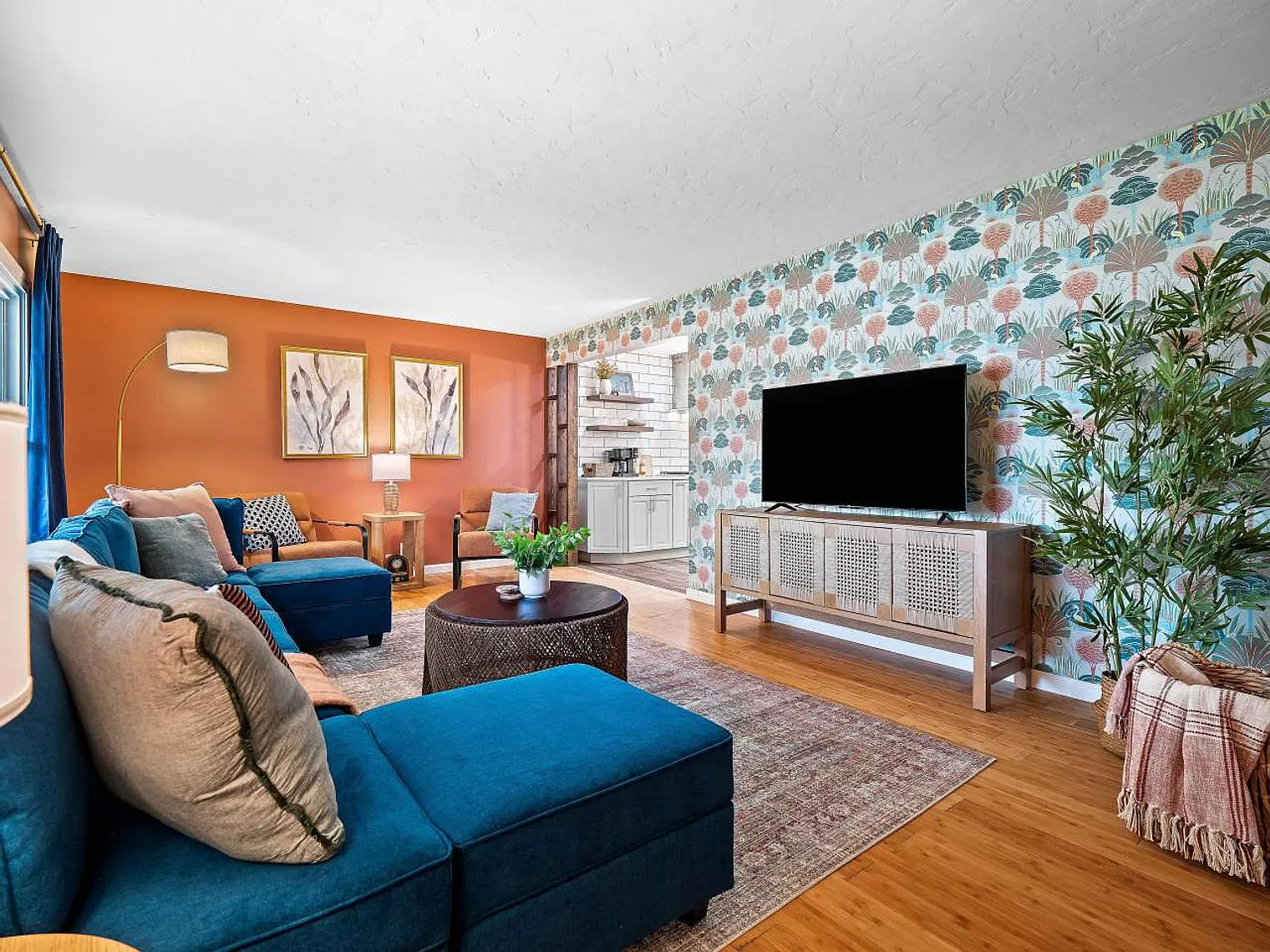 4 bed, 2.0 bath, 1614 sqft, $6,013 — Photo 1