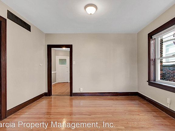 5th image of 4950 Winona Ave APT 2W