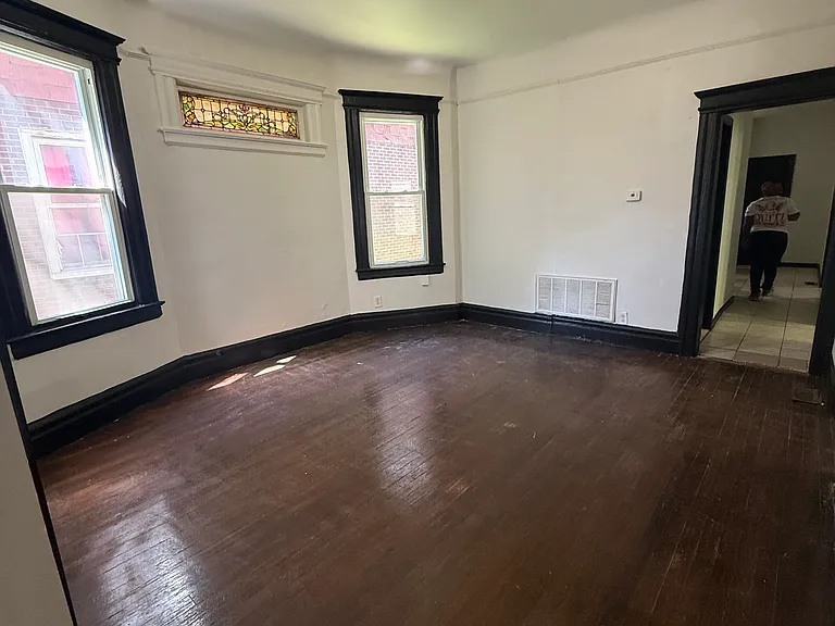 43 Treacy Ave #1-A — Photo 2