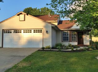 4825 Hunters Run, Columbus, IN 47201