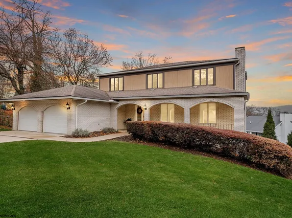 490 Rebecca St, Morgantown, WV 26505