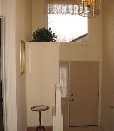 4th image of 713 Fairview St